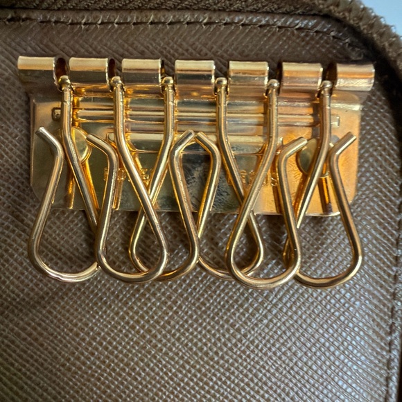 Prada Milano Saffiano Leather Zip Key Case Wallet 6 Hook Taupe Made In Italy - Picture 5 of 8